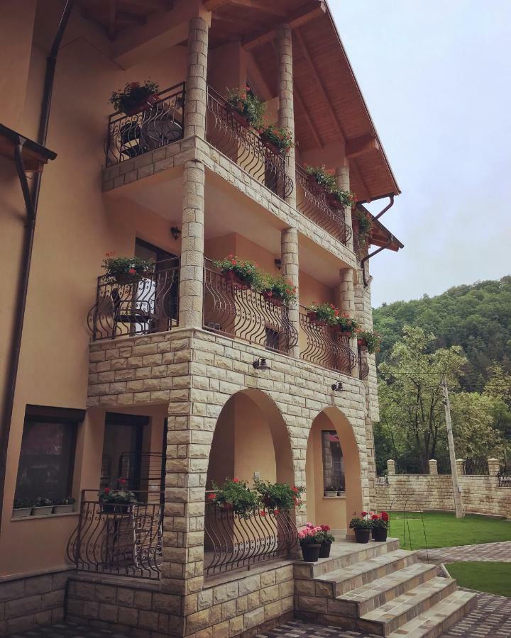 Casa Andra Hotell Slănic-Moldova Exteriör bild